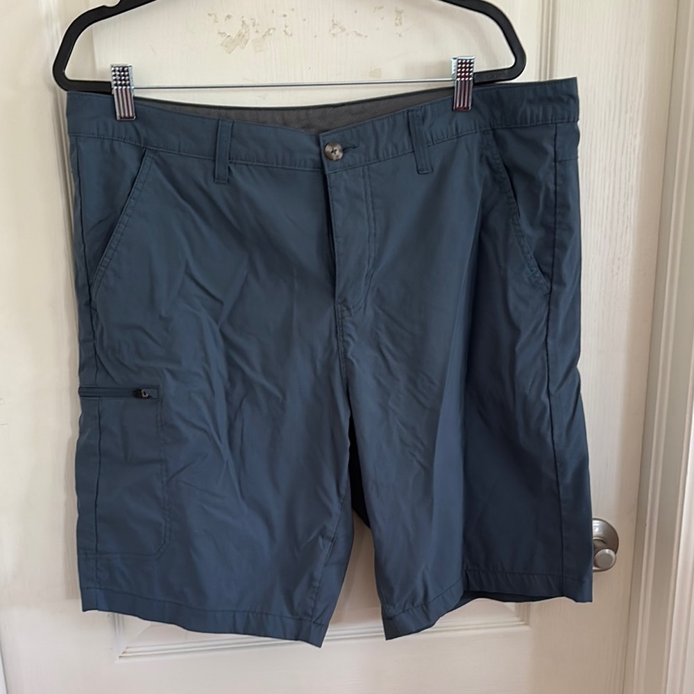 Eddie Bauer Slate Blue Men's Flat Front Shorts